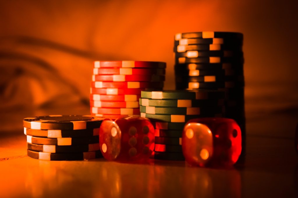 What triggers online slot celebration sequences automatically?